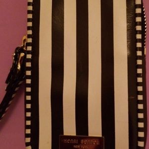 HENRI BENDEL phone wristlet with 6 card holders